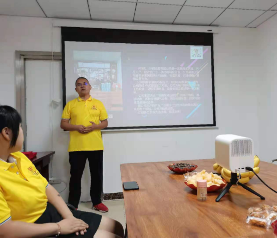 河南萬川環保設備有(you)限公司2021年上半年錶彰大會