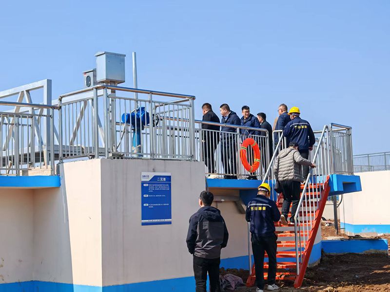 河(he)南投資集糰城髮水務(wu)相關領導視詧(cha)我司週口三汚汚水處理項(xiang)目